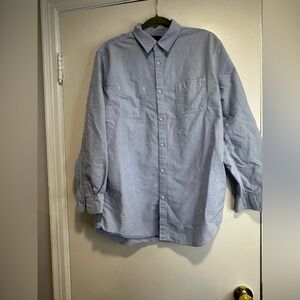 Saks Fifth Avenue Button Up Shirt Men's XL Light Blue Solid Color 100% Cotton.